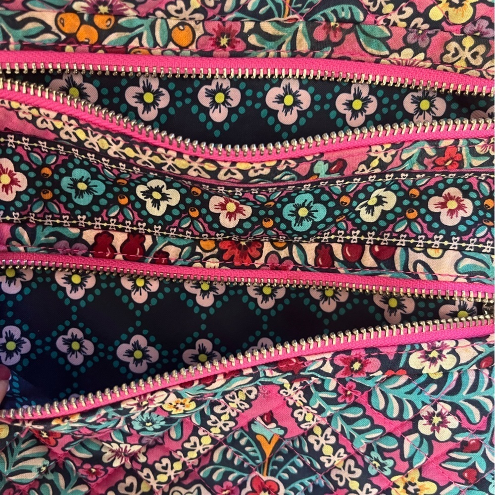 Vera Bradley women’s kaleidoscope crossbody purse bag zip closure pockets - Picture 6 of 9